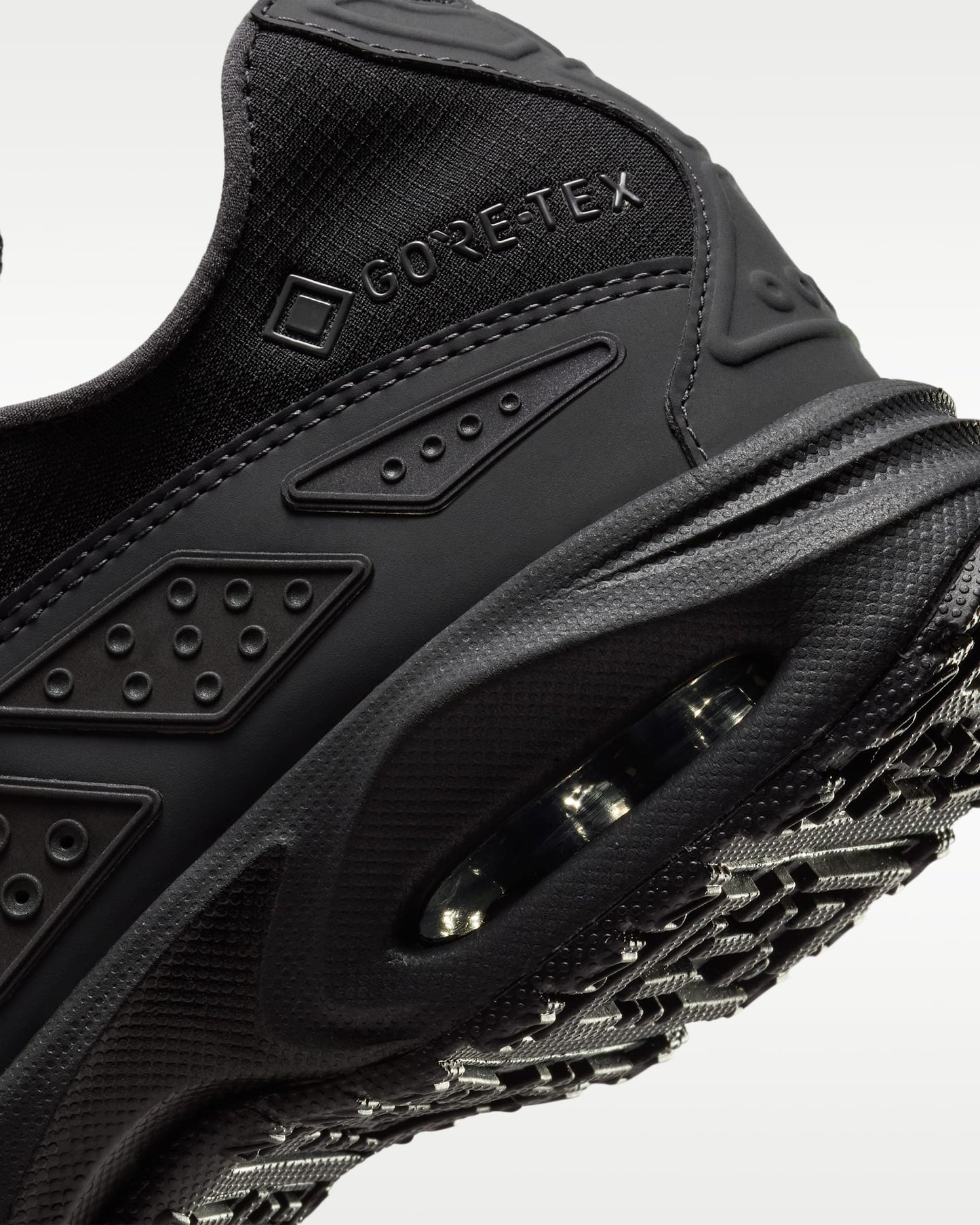 Nike Air Max SNDR GORE-TEX