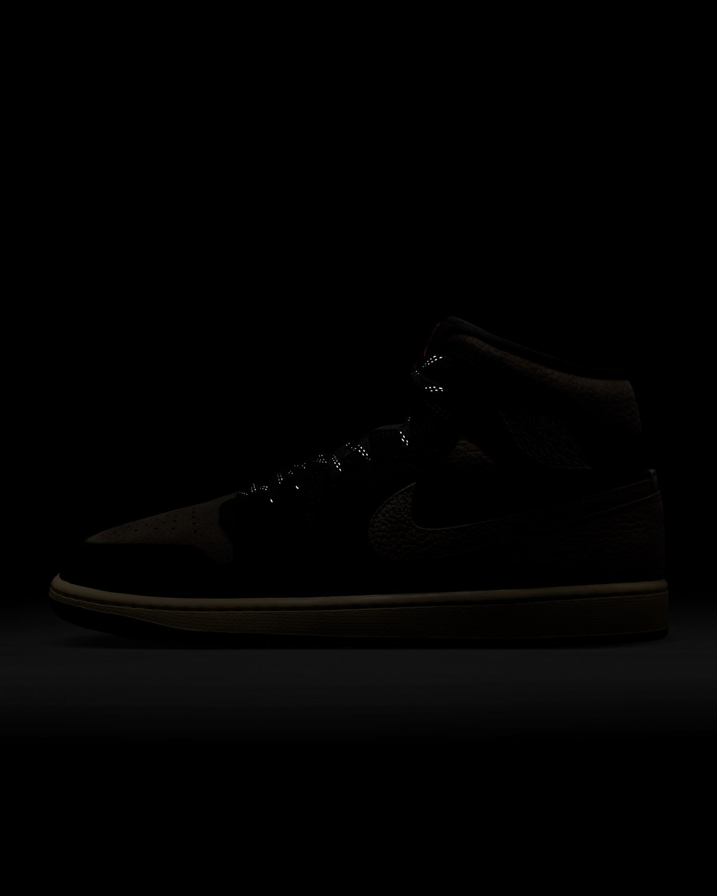 Air Jordan 1 Mid SE