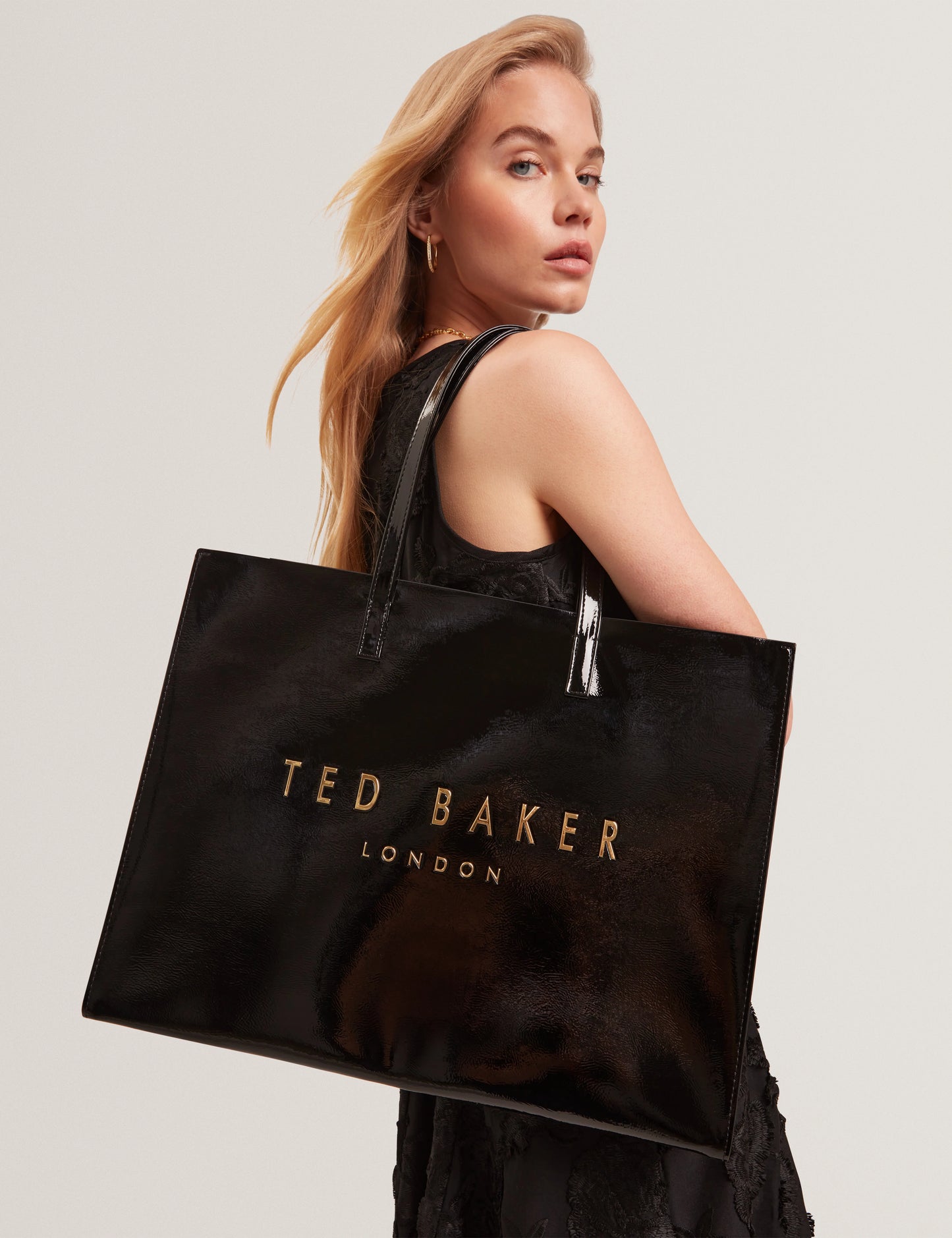 TED BAKER CRIKON: Extra Large Icon Bag