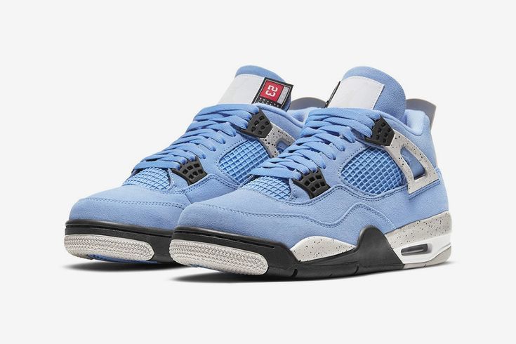 Air Jordan Retro 4 'UNC'
