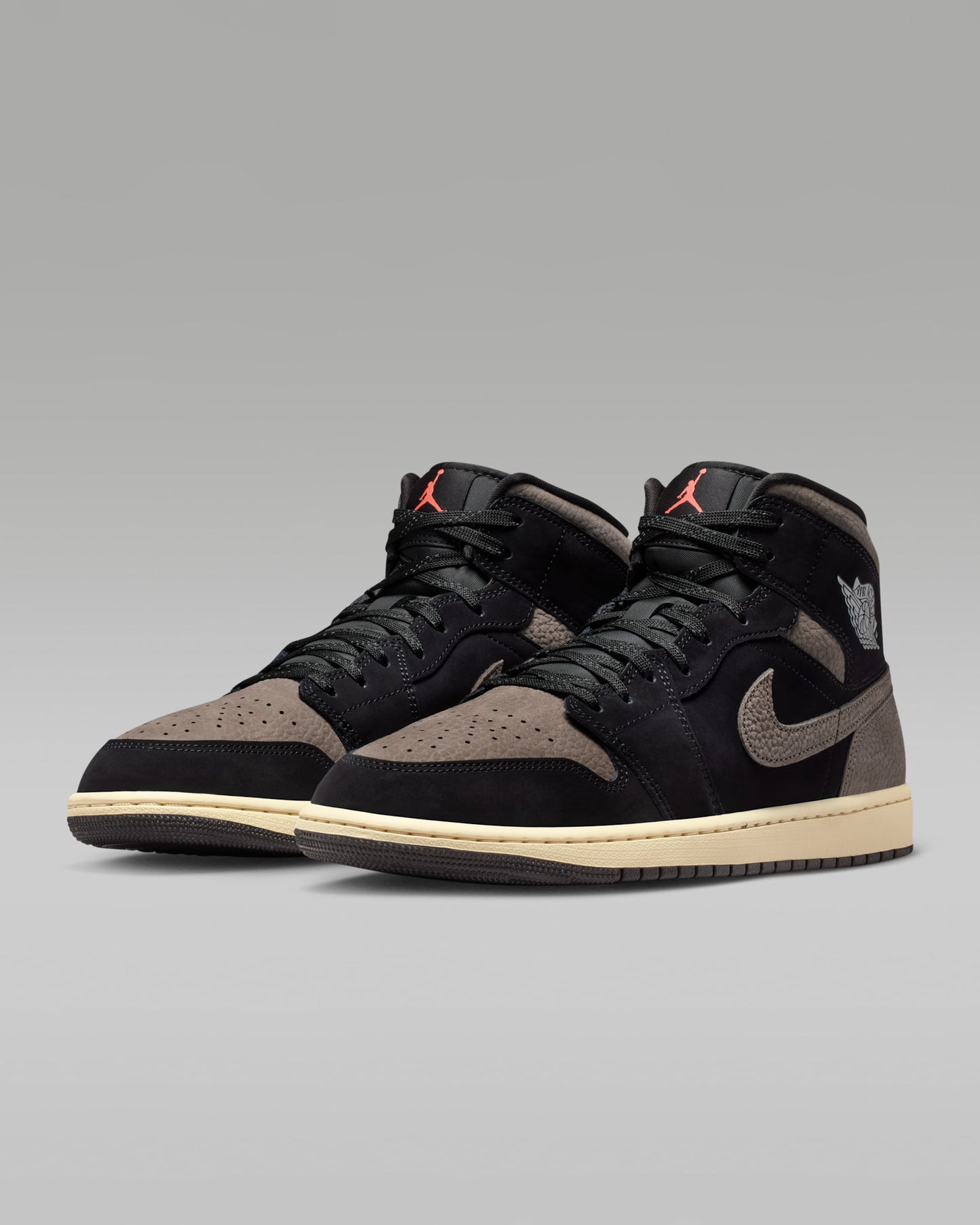 Air Jordan 1 Mid SE