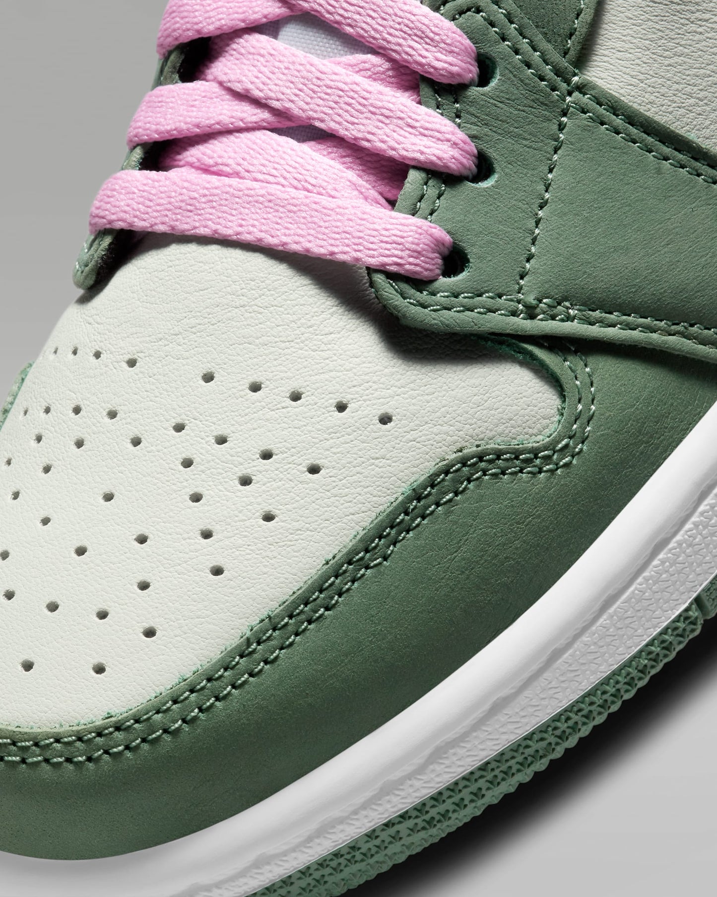 Air Jordan 1 Mid SE