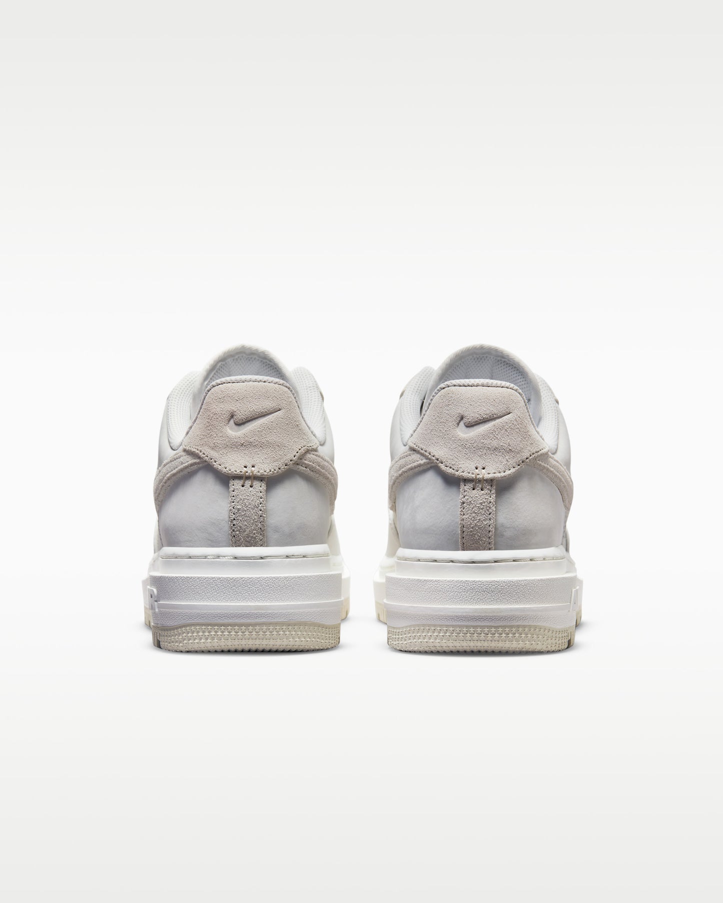 Nike Air Force 1 Luxe