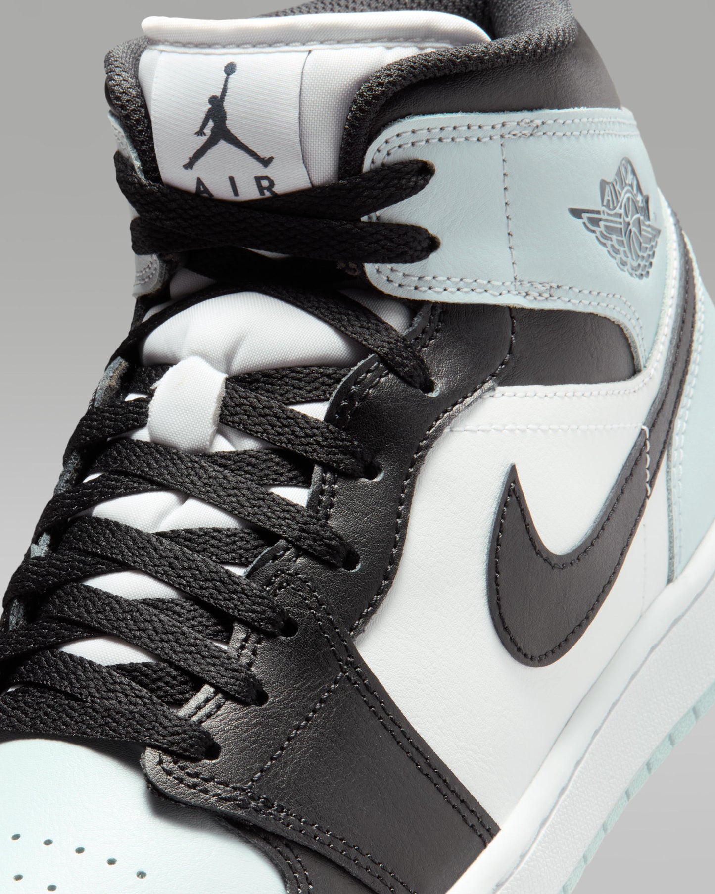 Air Jordan 1 Mid